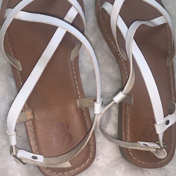 4/$20 🔷 SO White Leather Brown Sandals Summer Leather - Picture 2 of 3